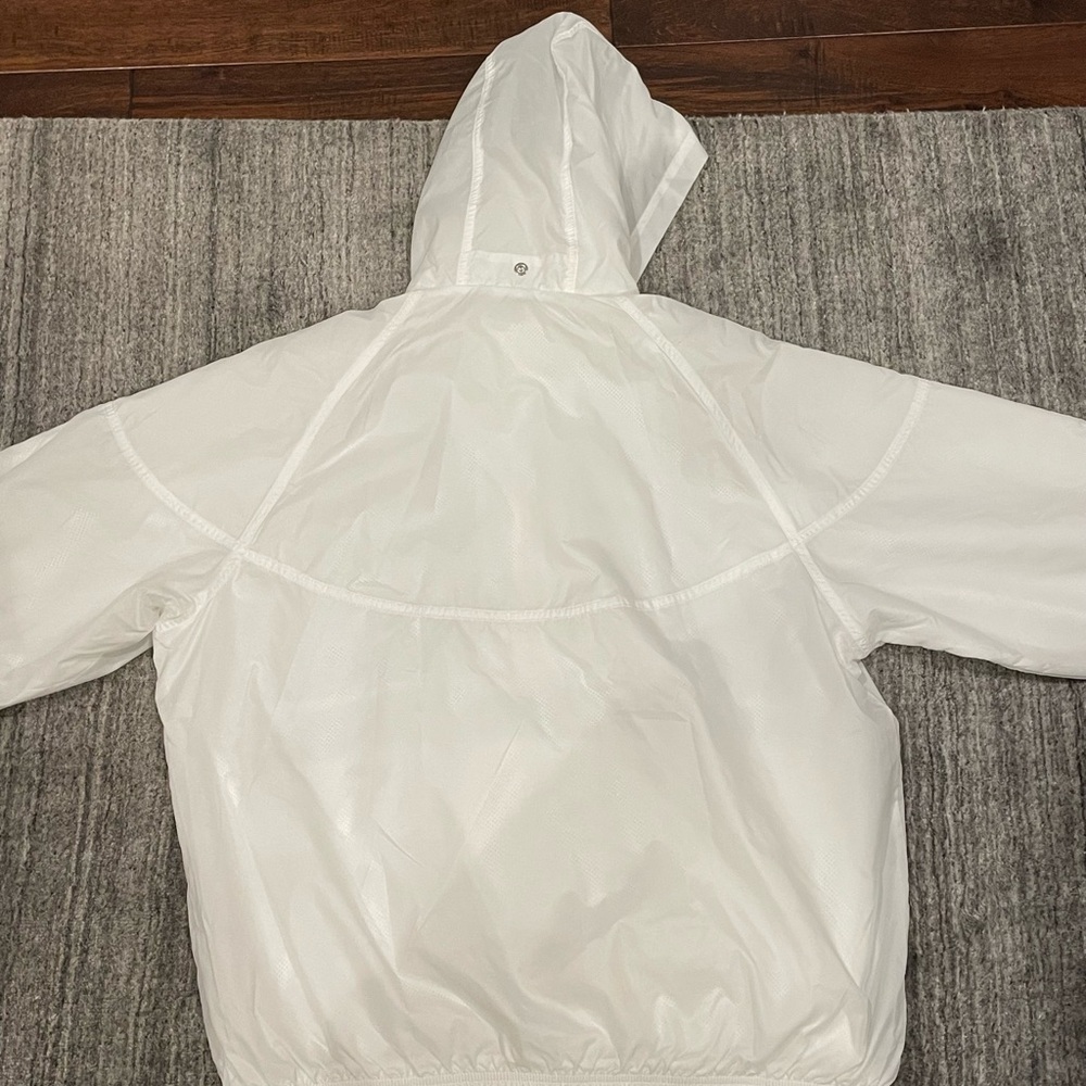 NIKE WHITE WINDRUNNER/JACKET
SIZE MEDIUM - image 3